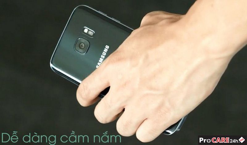 Samsung Galaxy S7 dễ dàng cầm nắm